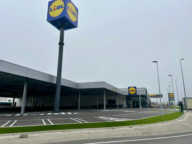 Lidl abre mañana su nueva tienda de Sanxenxo tras una inversión de 5,4 M€